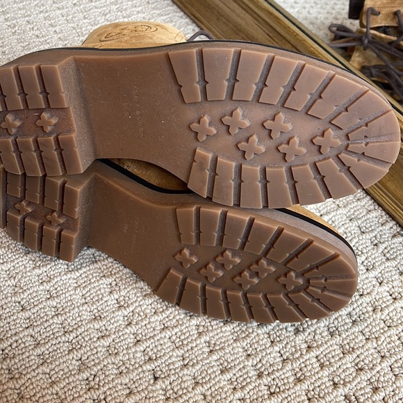 Combat boots Tory Burch. This earth-tone, all-suede size 8.5 would fit 9 - Picture 8 of 8